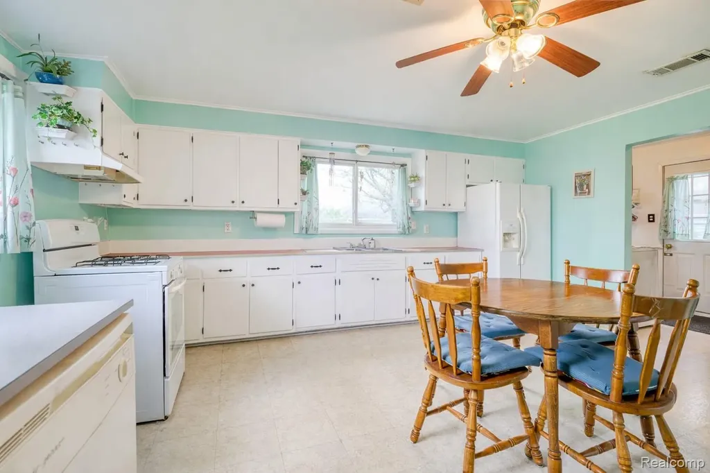 20796 Gibraltar Road Brownstown Charter Township MI 48183
