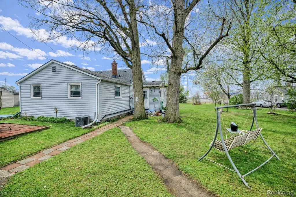 20796 Gibraltar Road Brownstown Charter Township MI 48183