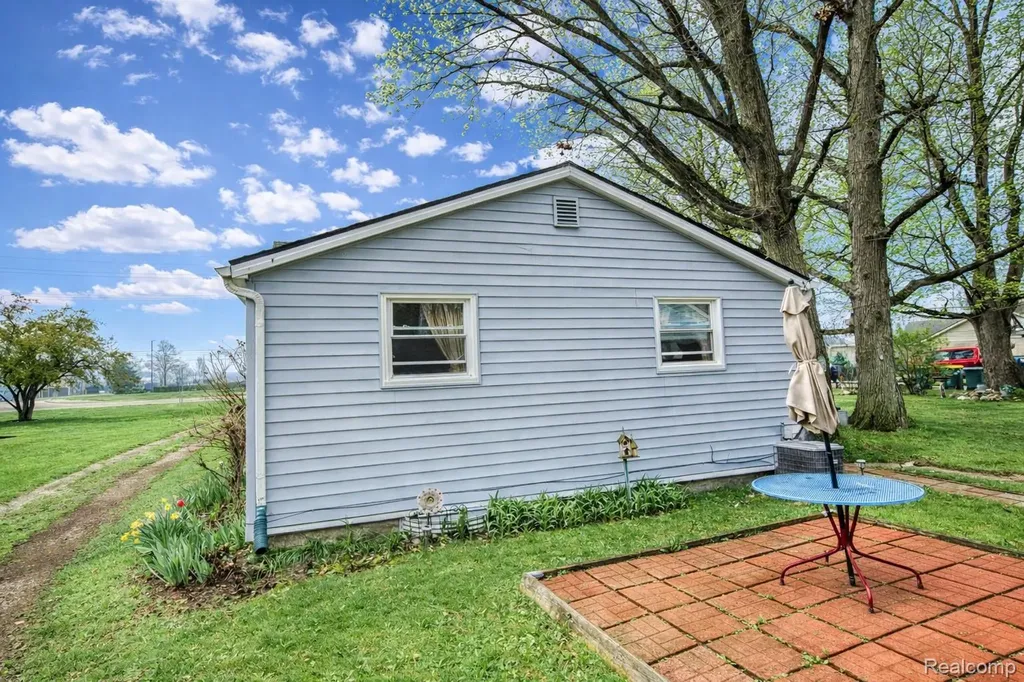 20796 Gibraltar Road Brownstown Charter Township MI 48183
