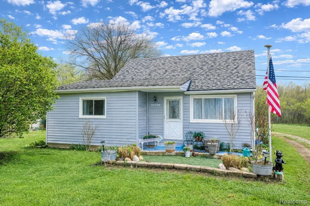 20796 Gibraltar Road Brownstown Charter Township MI 48183
