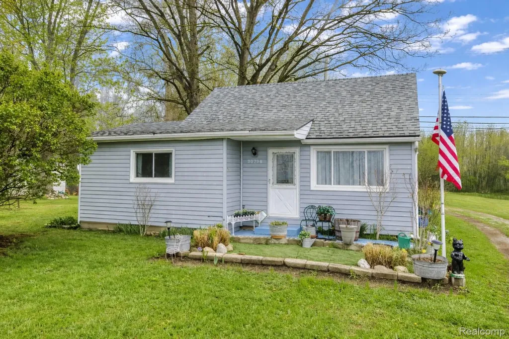 20796 Gibraltar Road Brownstown Charter Township MI 48183