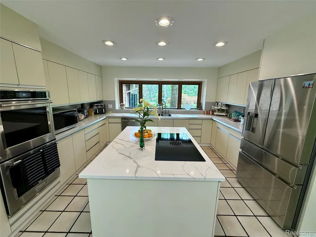 275 Pine Ridge Drive Bloomfield Hills City MI 48304