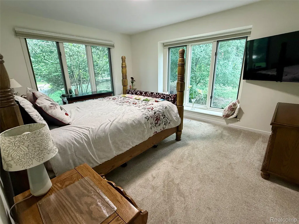 275 Pine Ridge Drive Bloomfield Hills City MI 48304