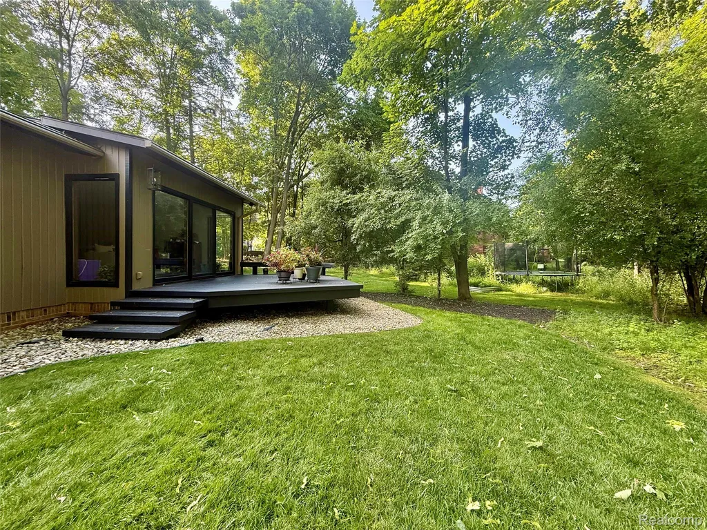 275 Pine Ridge Drive Bloomfield Hills City MI 48304