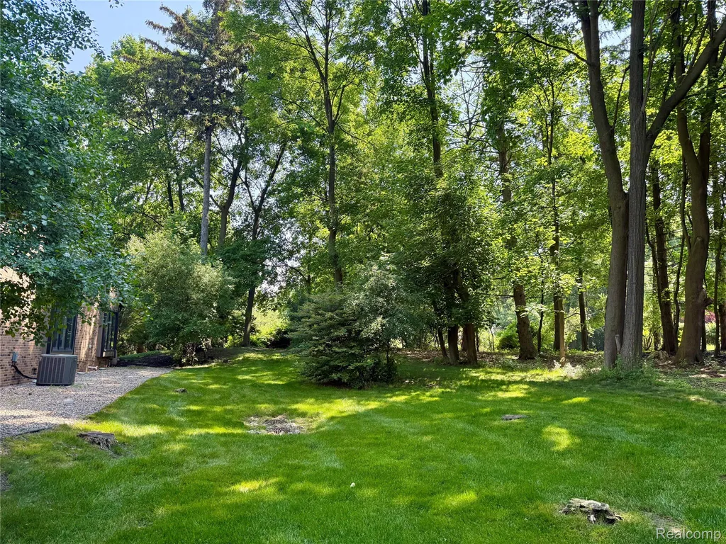 275 Pine Ridge Drive Bloomfield Hills City MI 48304