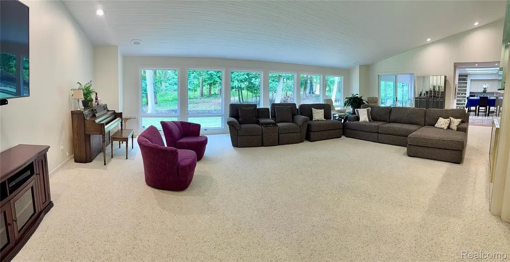 275 Pine Ridge Drive Bloomfield Hills City MI 48304