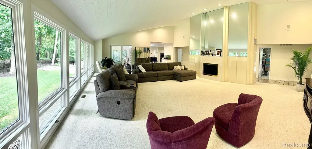 275 Pine Ridge Drive Bloomfield Hills City MI 48304