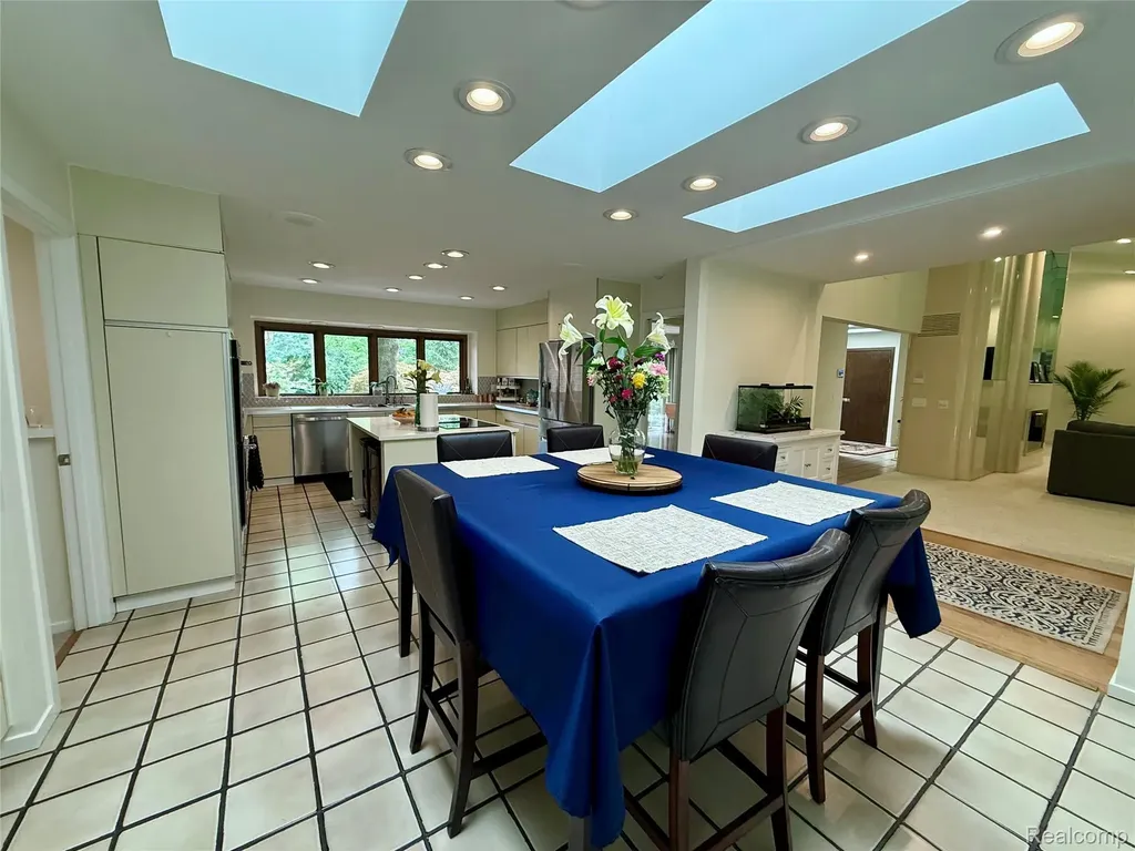 275 Pine Ridge Drive Bloomfield Hills City MI 48304