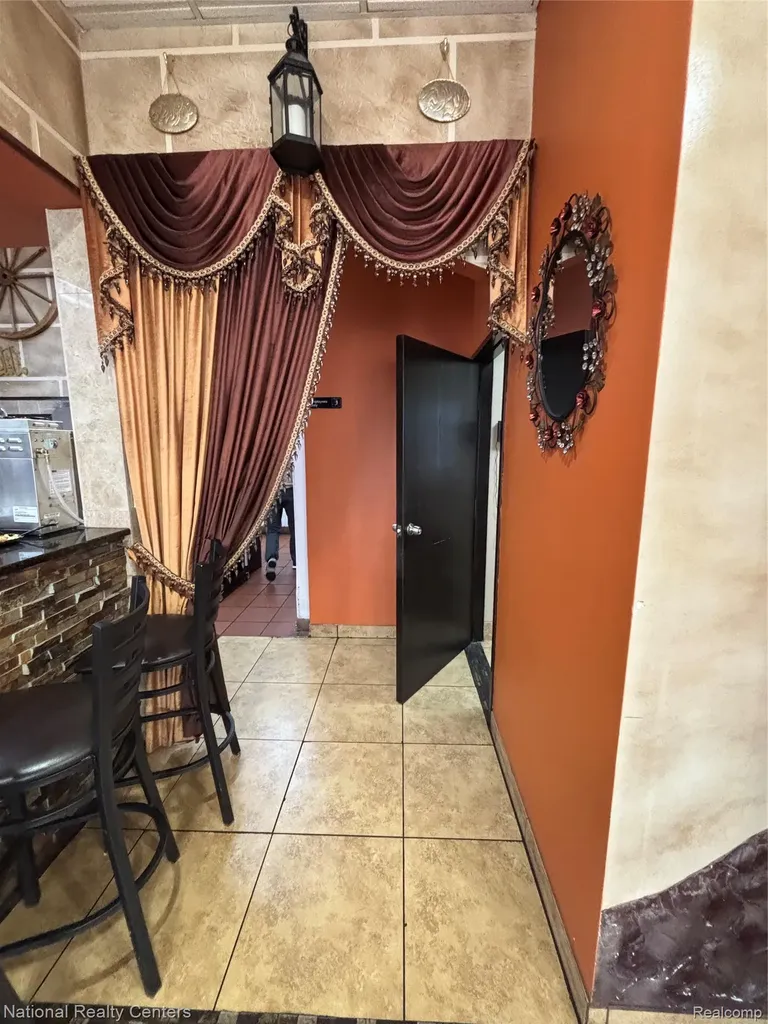 34708 Plymouth Road Livonia City MI 48150