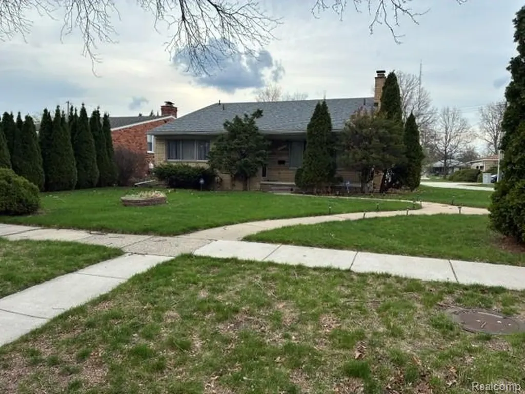 15718 George Washington Southfield City MI 48075
