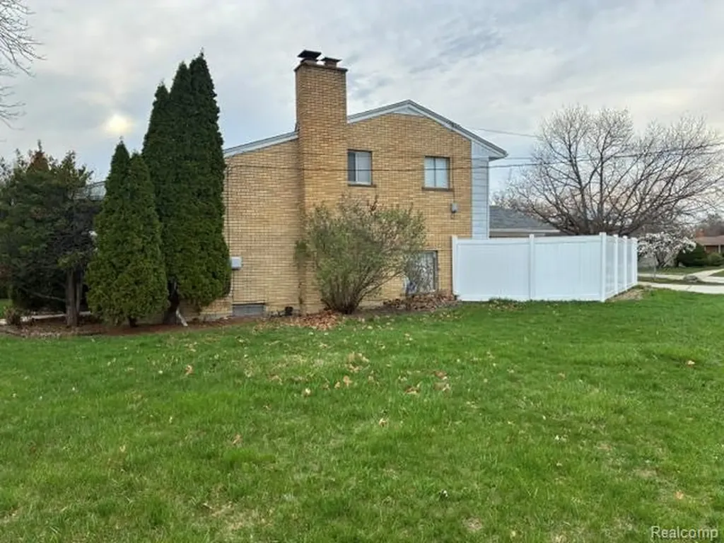 15718 George Washington Southfield City MI 48075