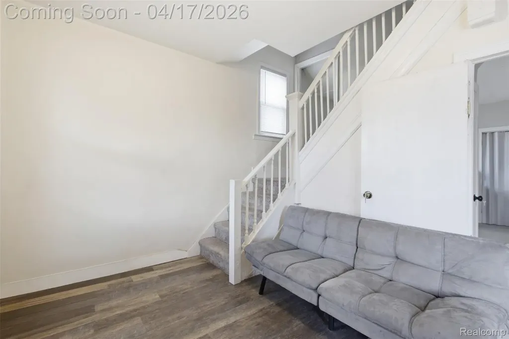 5729 Maxwell Street Detroit City MI 48213