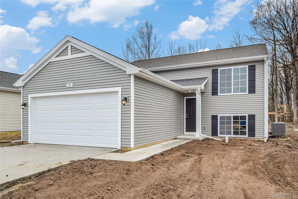 3163 Wild Orchid Lane Burton City MI 48519