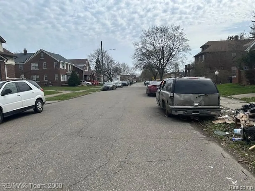 5291 Lakewood Street Detroit City MI 48213