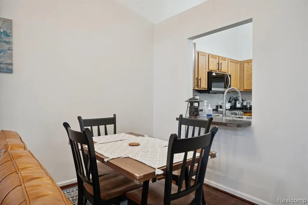 435 Carson Drive Westland City MI 48185