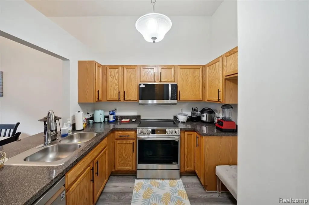 435 Carson Drive Westland City MI 48185