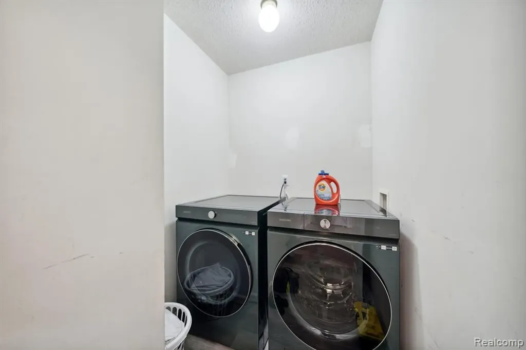 435 Carson Drive Westland City MI 48185