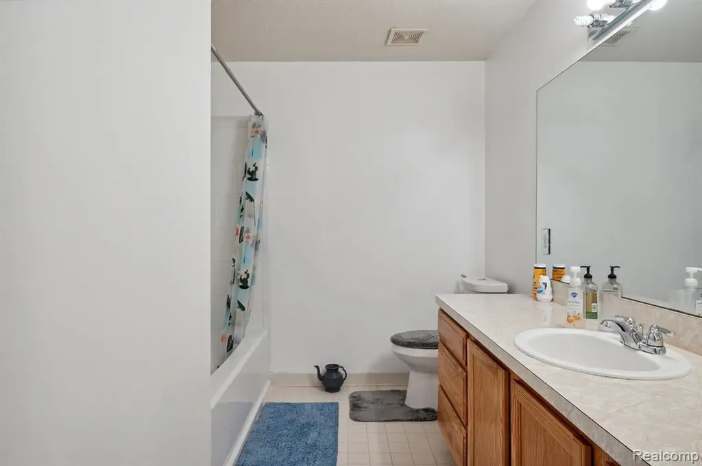 435 Carson Drive Westland City MI 48185