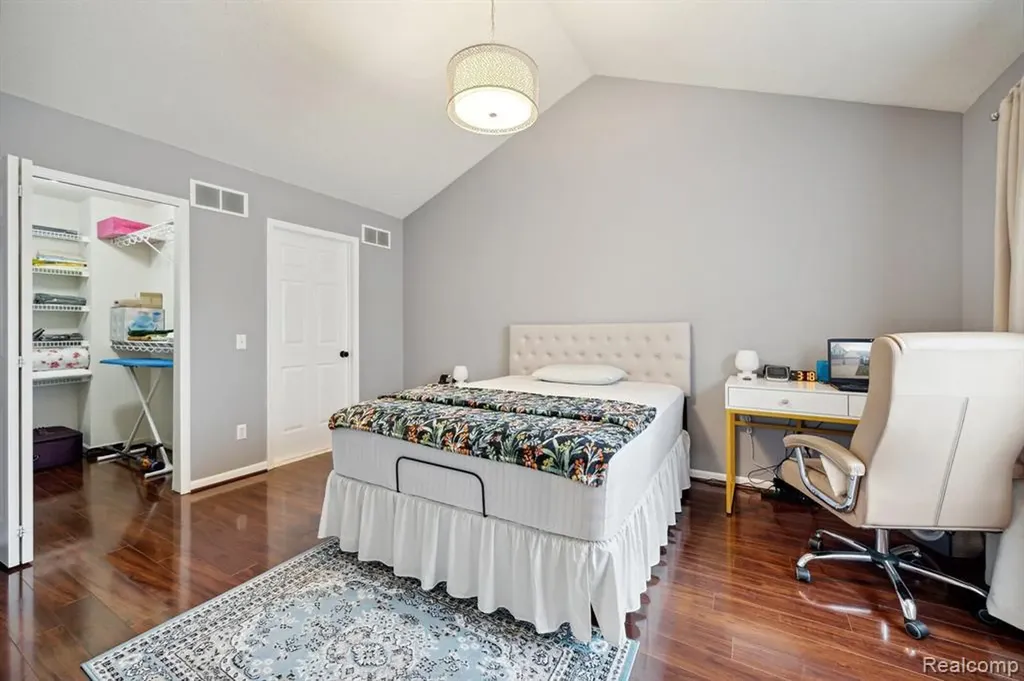 435 Carson Drive Westland City MI 48185