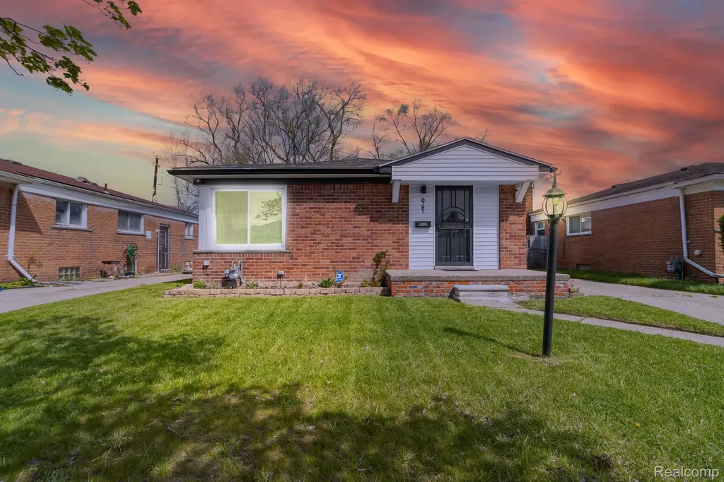 6781 Iowa Street Detroit City MI 48212
