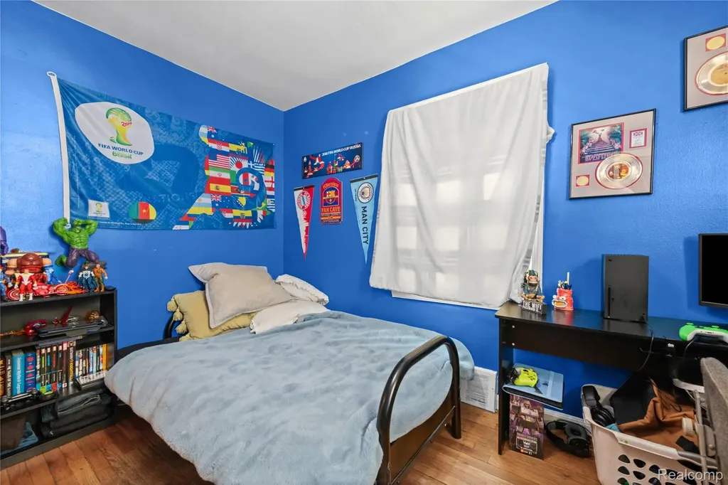 527 E Sunnybrook Drive Royal Oak City MI 48073