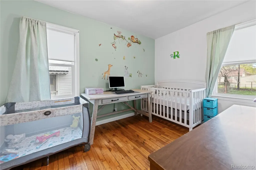 527 E Sunnybrook Drive Royal Oak City MI 48073