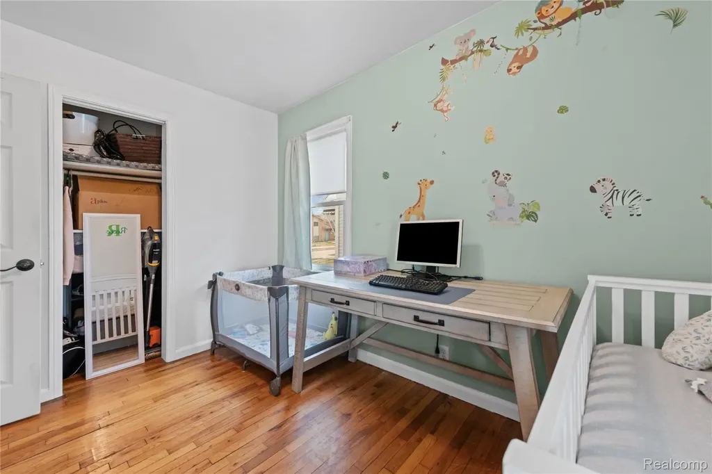 527 E Sunnybrook Drive Royal Oak City MI 48073