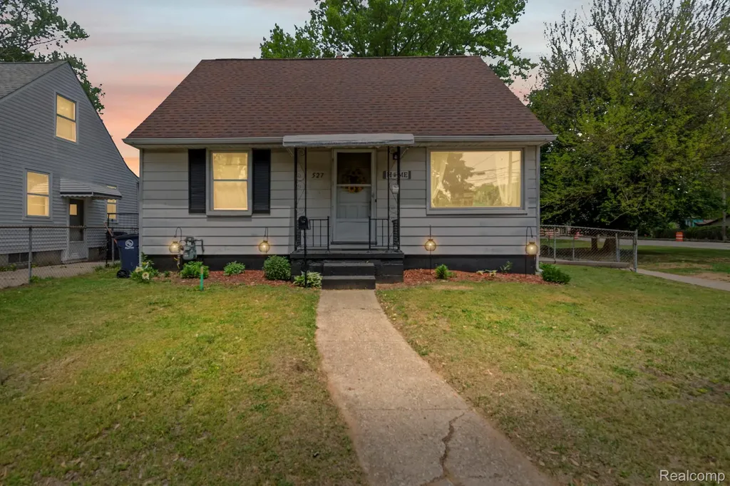 527 E Sunnybrook Drive Royal Oak City MI 48073