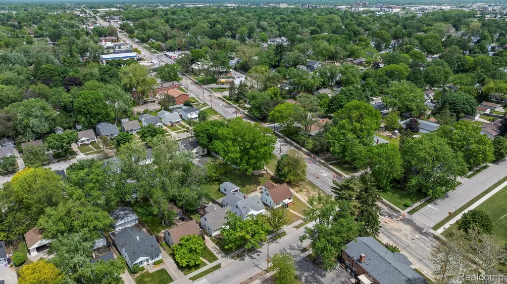 527 E Sunnybrook Drive Royal Oak City MI 48073