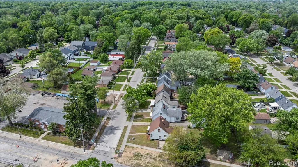 527 E Sunnybrook Drive Royal Oak City MI 48073