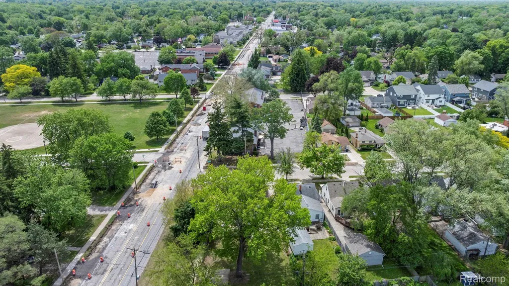 527 E Sunnybrook Drive Royal Oak City MI 48073