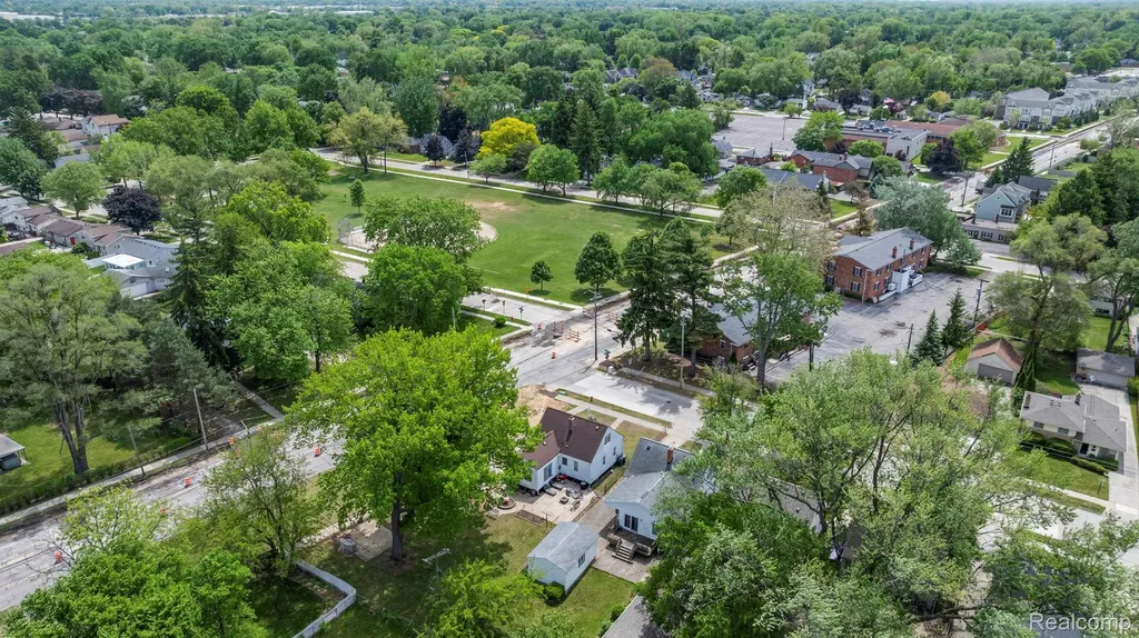527 E Sunnybrook Drive Royal Oak City MI 48073