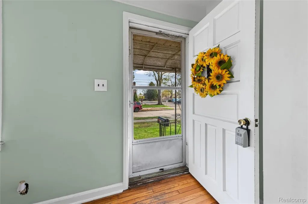 527 E Sunnybrook Drive Royal Oak City MI 48073