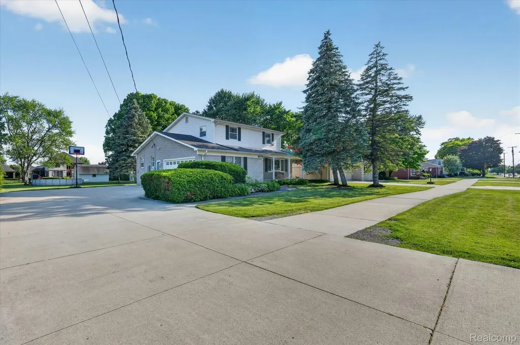 18178 22 Mile Road Macomb Township MI 48044