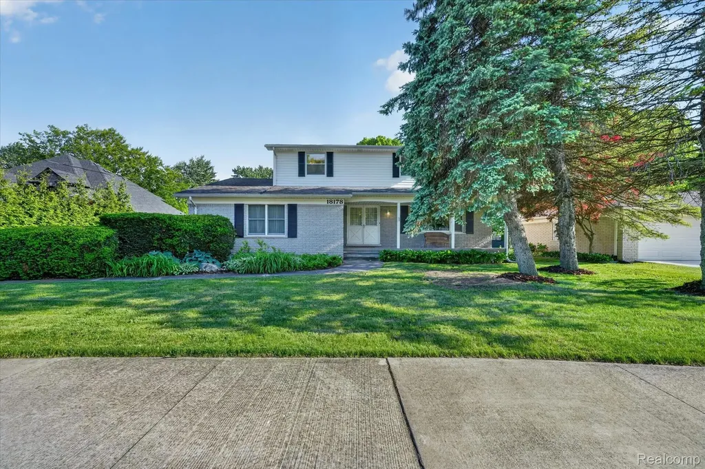 18178 22 Mile Road Macomb Township MI 48044
