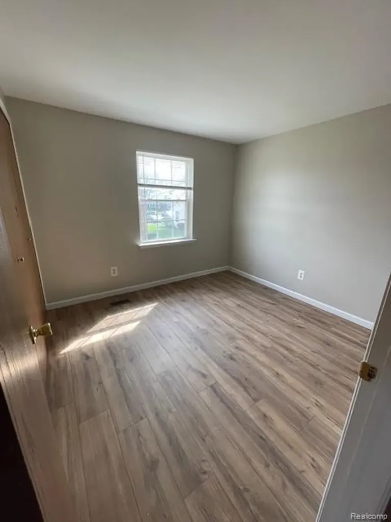 35473 Turner Drive Sterling Heights City MI 48312