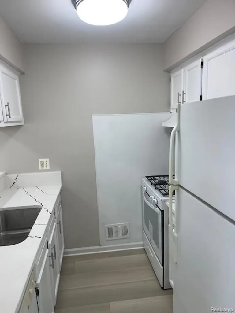 35473 Turner Drive Sterling Heights City MI 48312