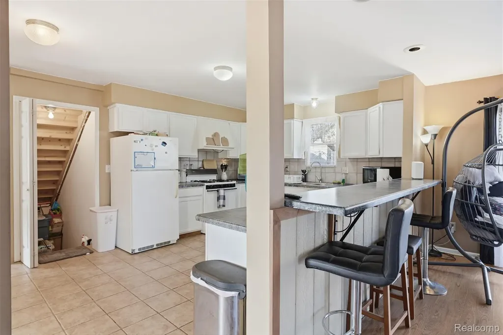 226 Roselawn Street Algonac City MI 48001
