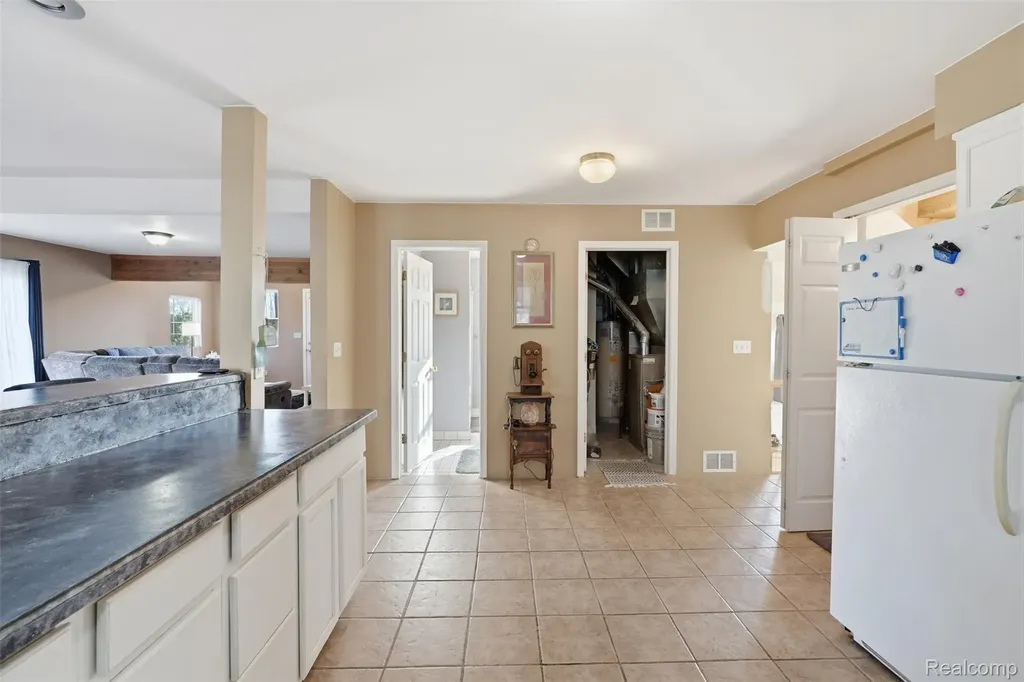 226 Roselawn Street Algonac City MI 48001