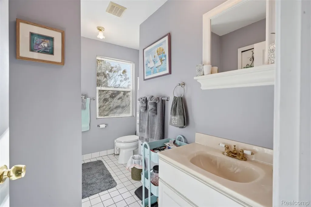 226 Roselawn Street Algonac City MI 48001