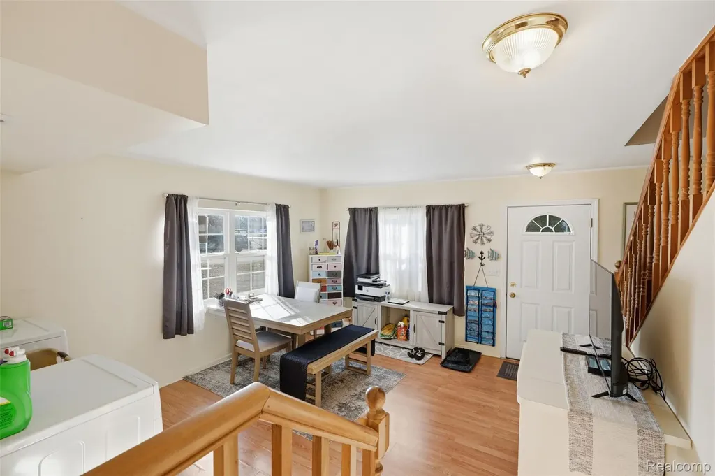 226 Roselawn Street Algonac City MI 48001