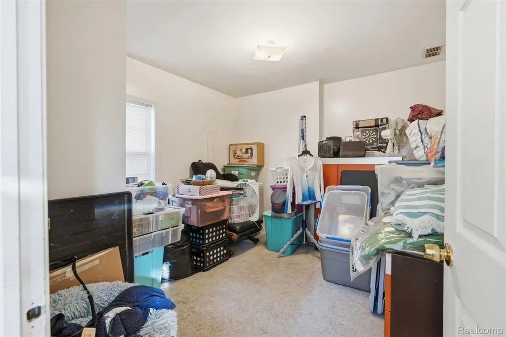 226 Roselawn Street Algonac City MI 48001