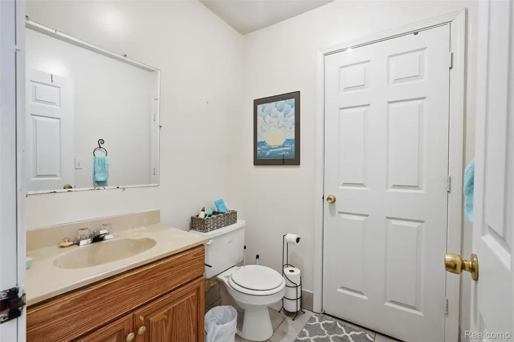 226 Roselawn Street Algonac City MI 48001