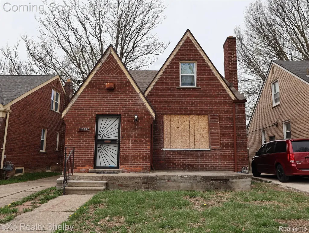 17225 Shaftsbury Avenue Detroit City MI 48219