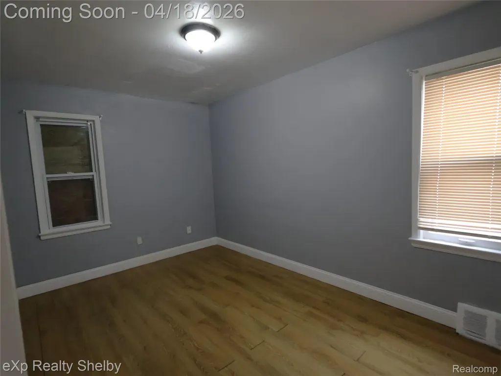 17225 Shaftsbury Avenue Detroit City MI 48219