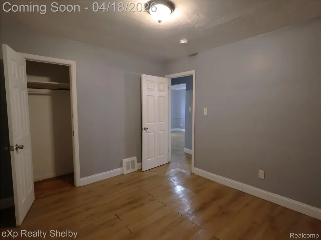 17225 Shaftsbury Avenue Detroit City MI 48219