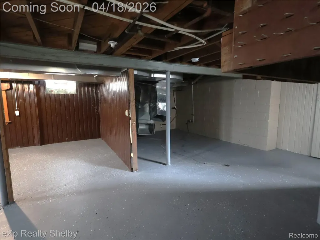 17225 Shaftsbury Avenue Detroit City MI 48219