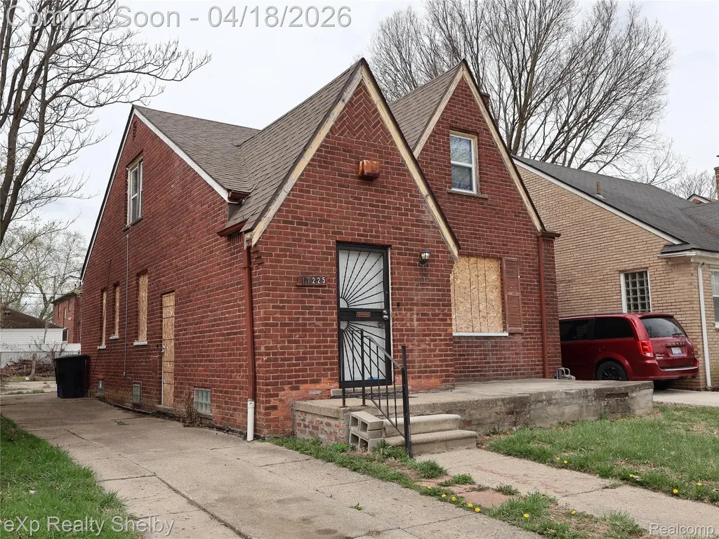 17225 Shaftsbury Avenue Detroit City MI 48219