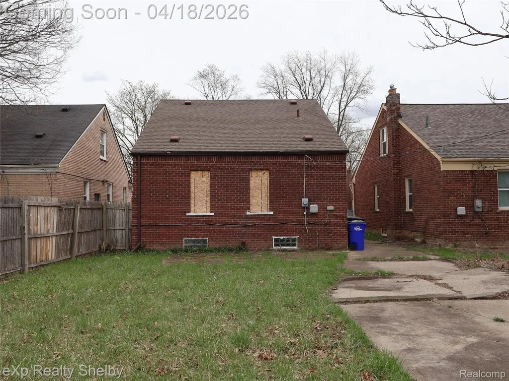 17225 Shaftsbury Avenue Detroit City MI 48219