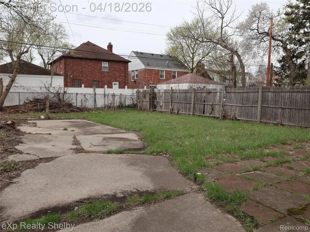 17225 Shaftsbury Avenue Detroit City MI 48219
